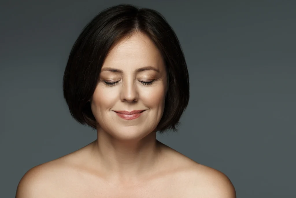 Une coupe de cheveux femme 45 ans visage rond cheveux fins